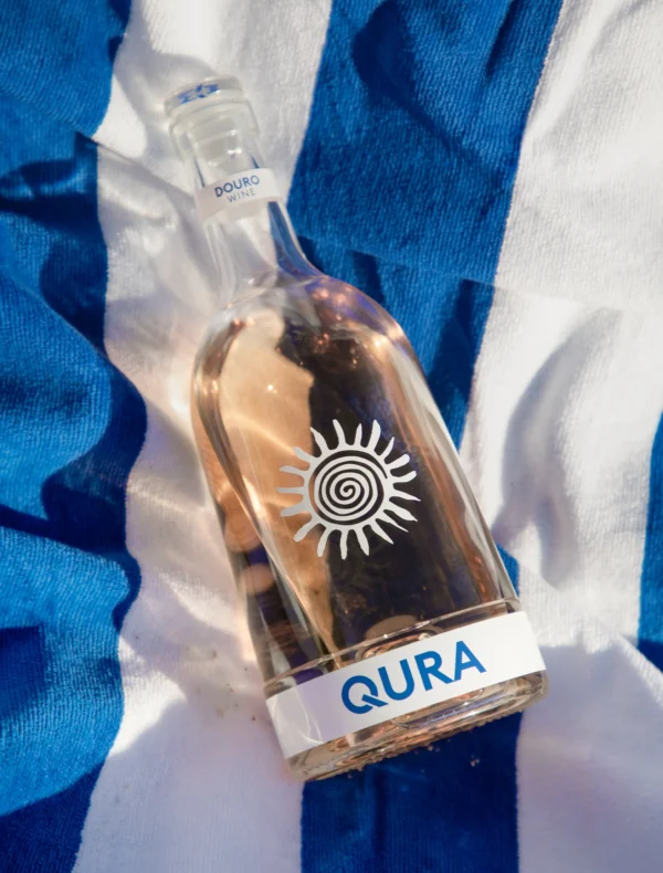 Rosé do Douro, suave e frutado, ideal para acompanhar pratos leves e aperitivos