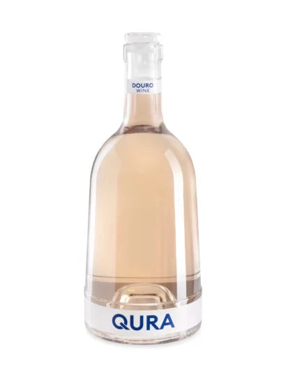 A garrafa de vinho Qura Rosé Personalizada transforma-se numa peça exclusiva para oferecer