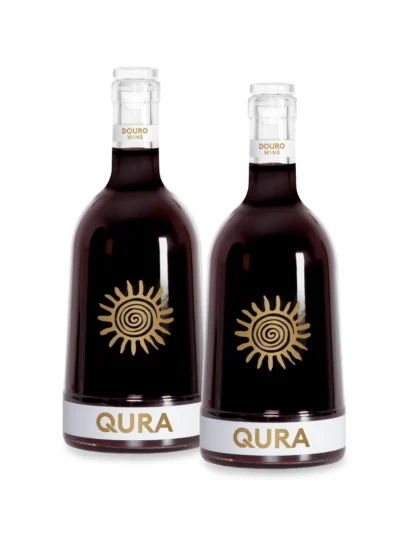 O vinho tinto douro Qura de 2023, ainda se encontra em estágio, estando disponível em outubro 2025