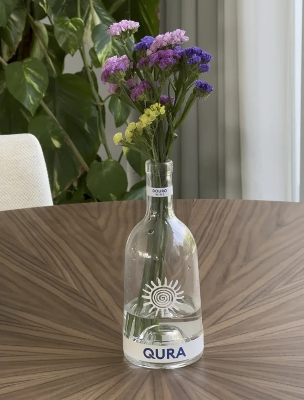 Pack de 2 Garrafas de Vidro QURA ideal para reutilizar e utilizar como jarra de flores