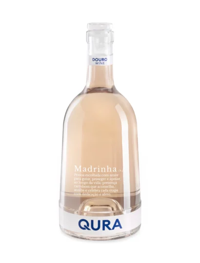 Vinho rosé Qura Madrinha, elegante, simboliza amor e dedicação em momentos especiais