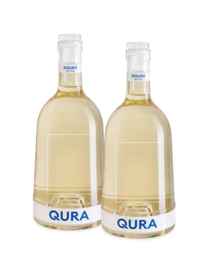 Duas garrafas de vinho branco Douro com rótulo Qura, elegantes e personalizadas