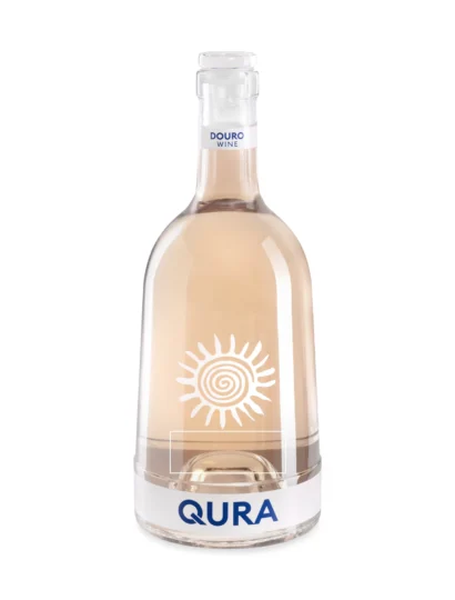 Garrafão de vinho rosé Qura, design elegante com sol estilizado e rótulo azul claro